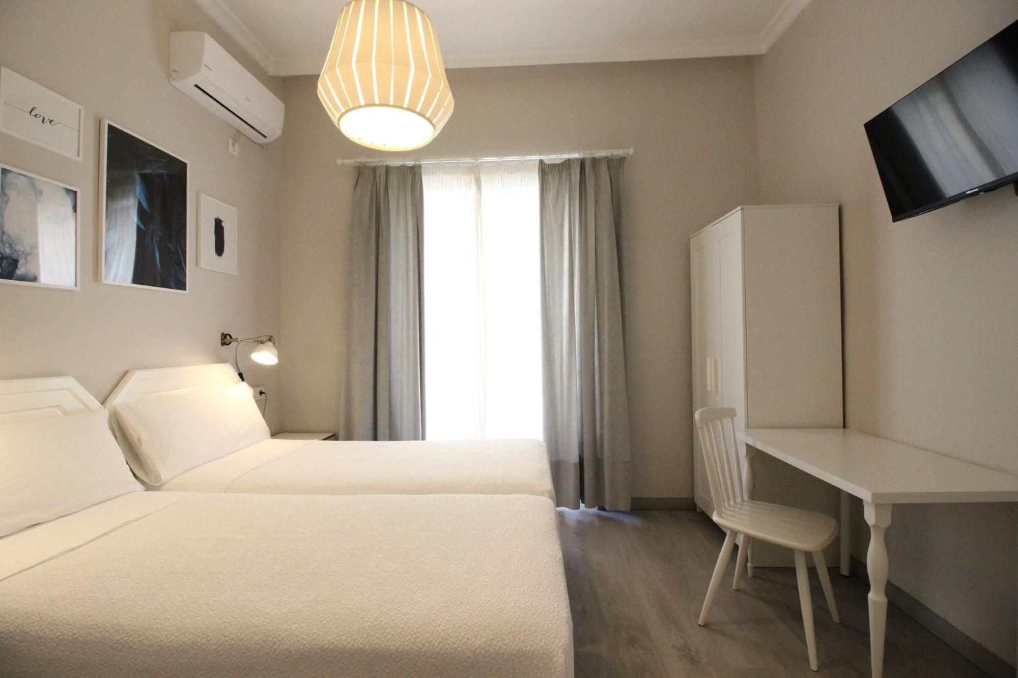 Las Atarazanas - Design Hostal — Photos 1